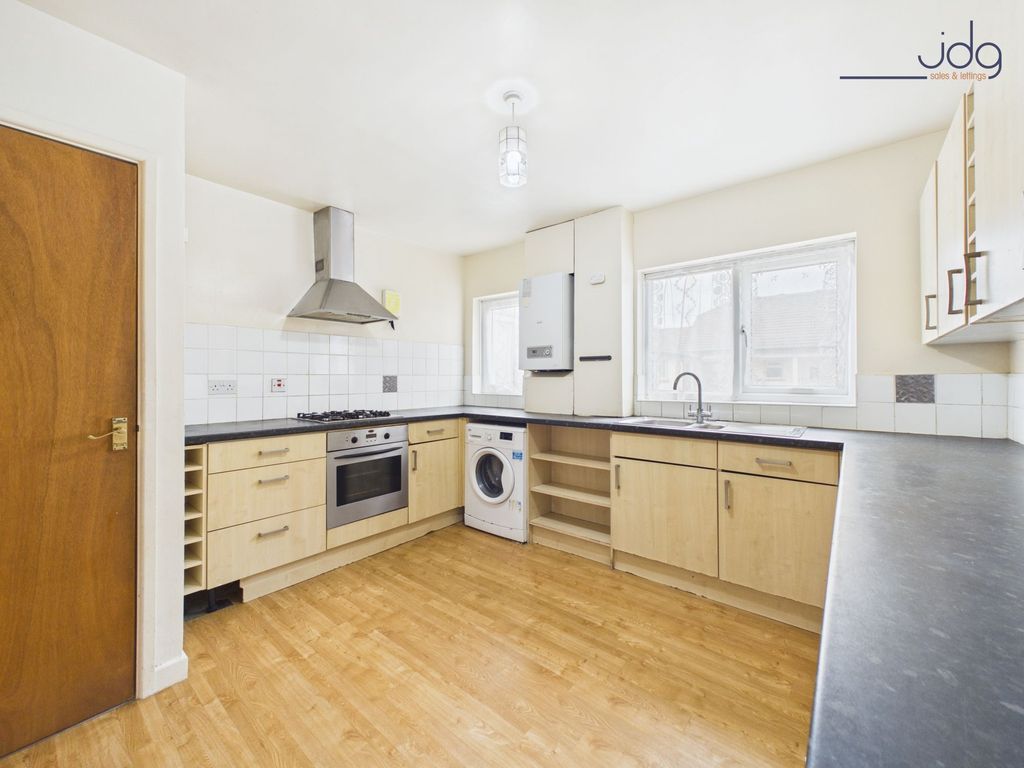 Property photo 2 of 14 Kitchen