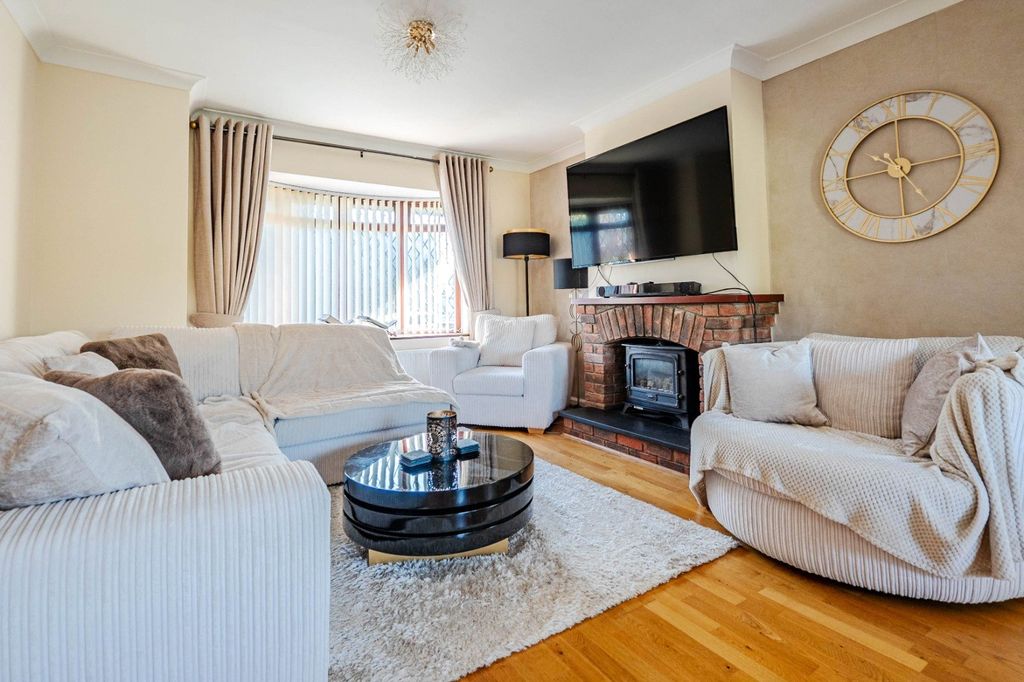 Property photo 2 of 16 Picture No. 03