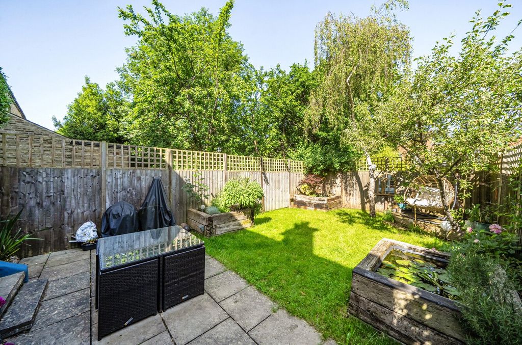 Property photo 3 of 20 Garden