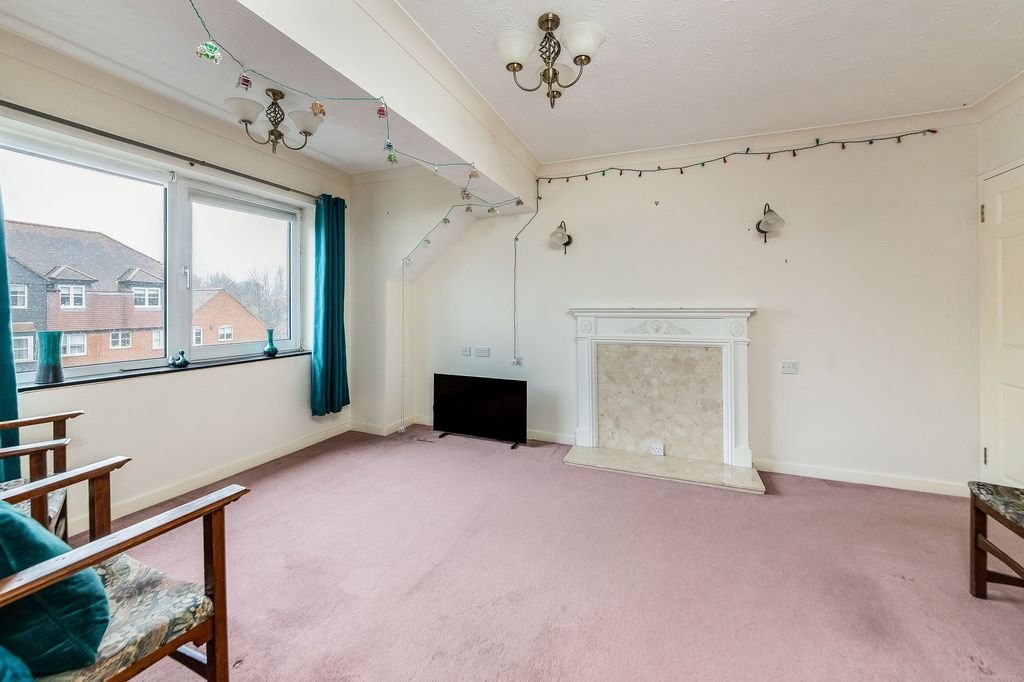 Property photo 3 of 14