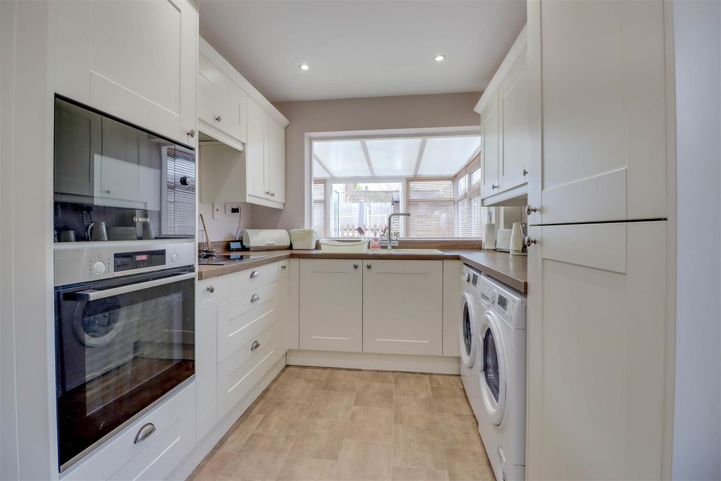 Property photo 2 of 22 11 Sudbrook Close Inside-6.Jpg
