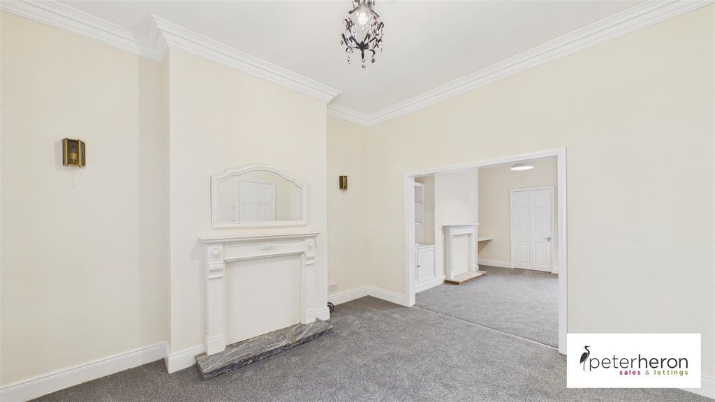 Property photo 3 of 19 Dining Room