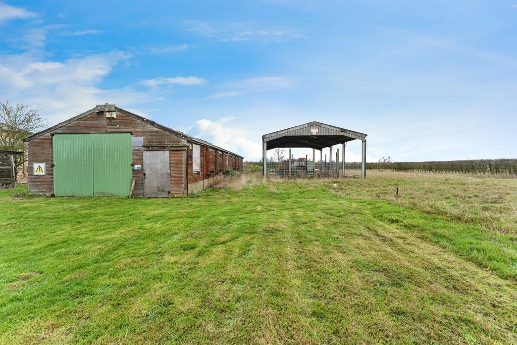 Property photo 3 of 18