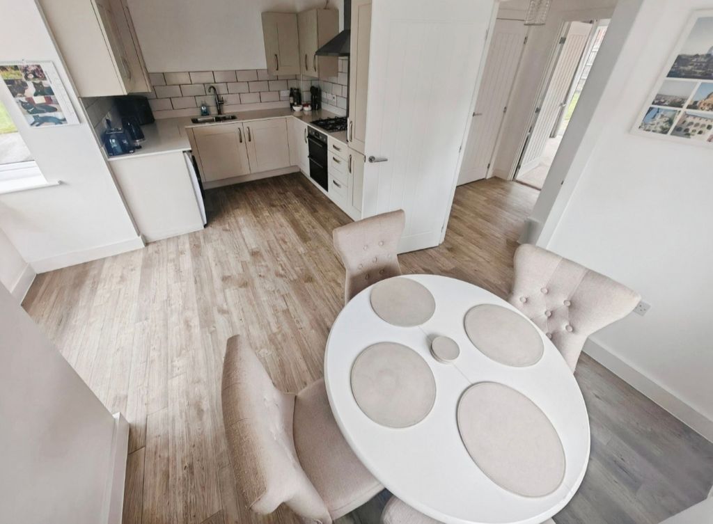 Property photo 2 of 26 Kitchen/Diner