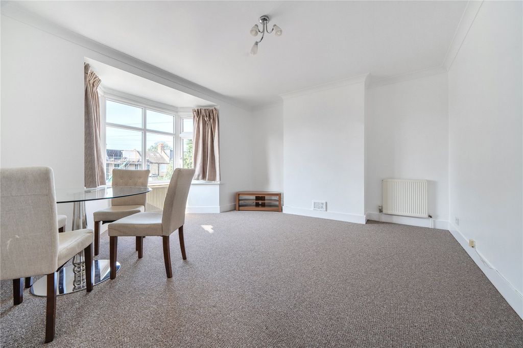 Property photo 2 of 17 Picture No. 21