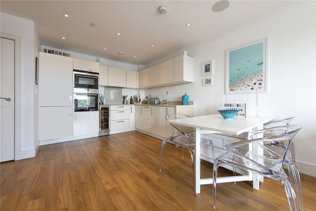 Property photo 3 of 11 Picture No. 06