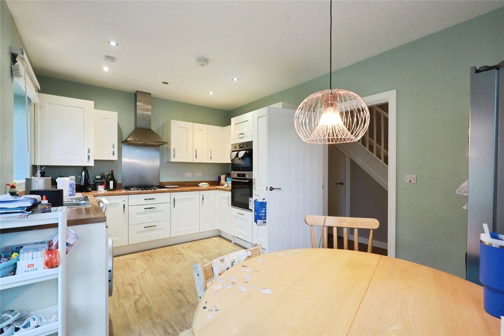 Property photo 3 of 22 Picture No. 17