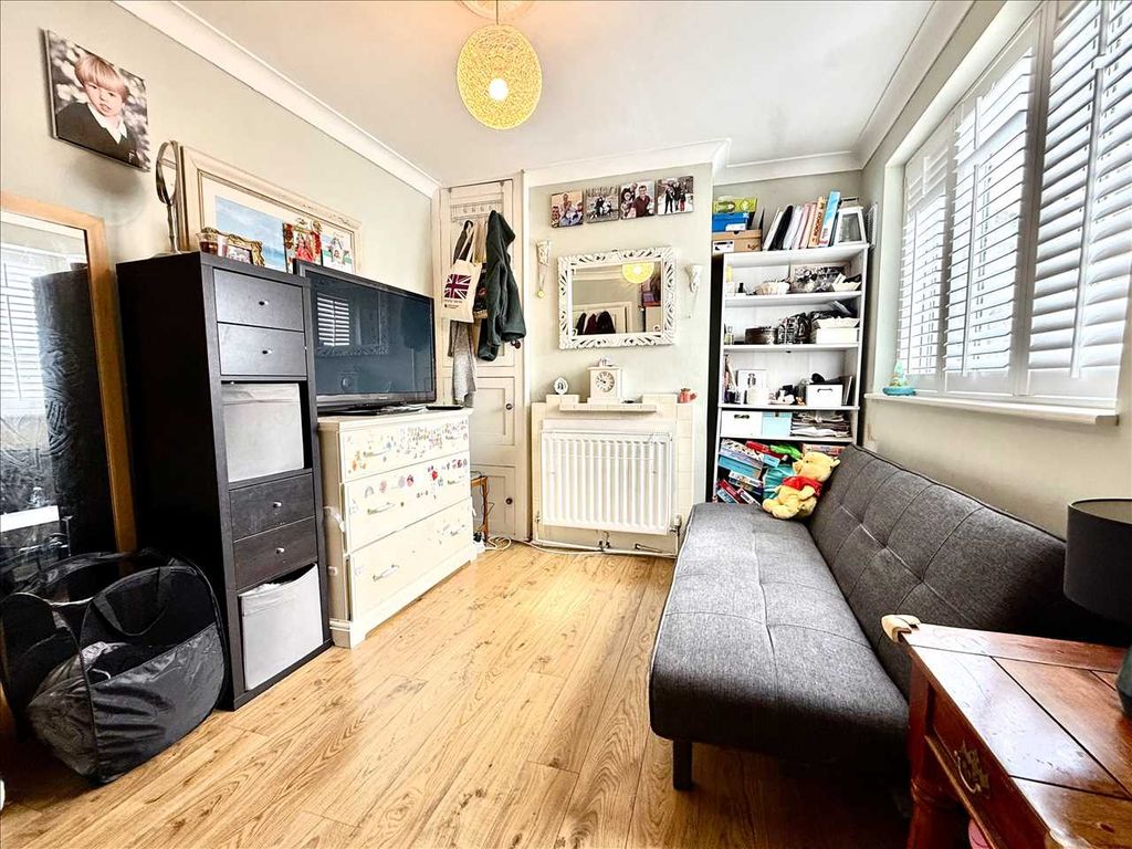 Property photo 2 of 19