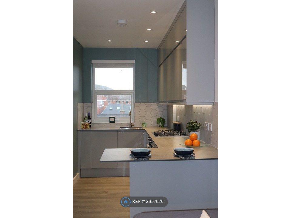 Property photo 1 of 5 Kitchen / Dining Area