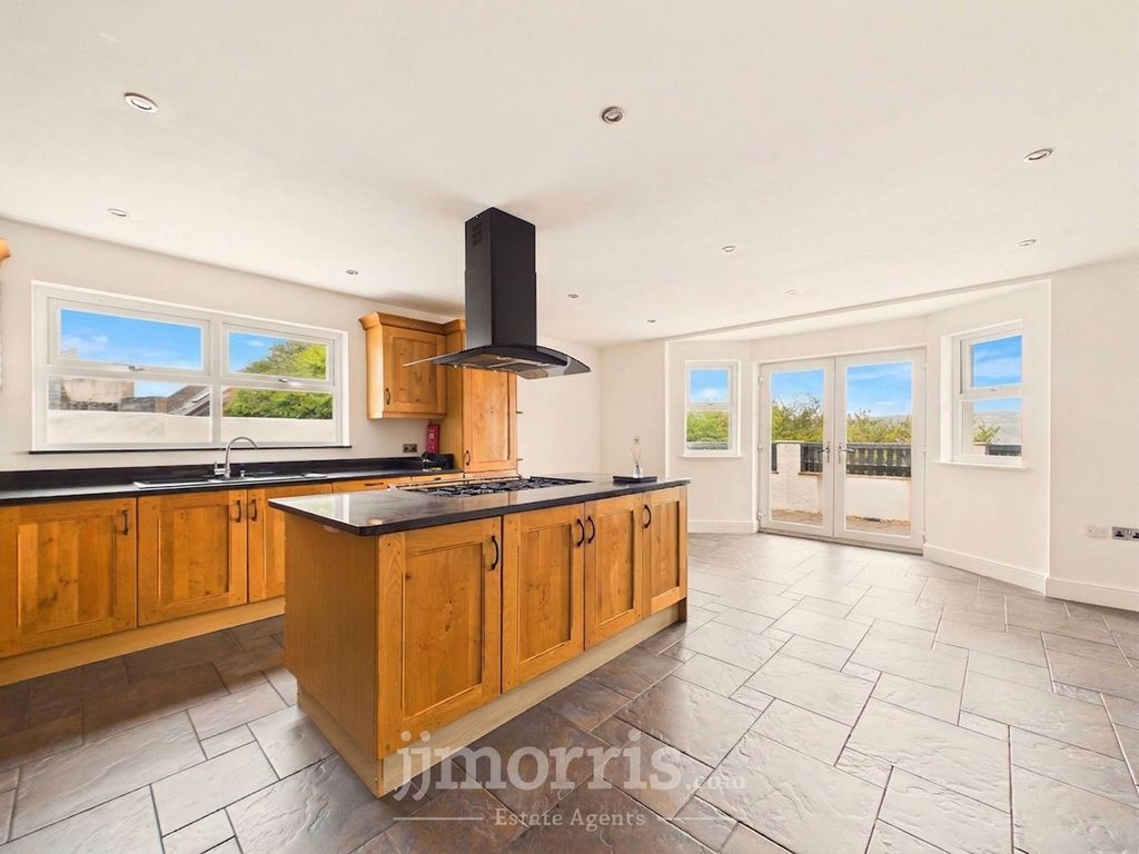 Property photo 3 of 57