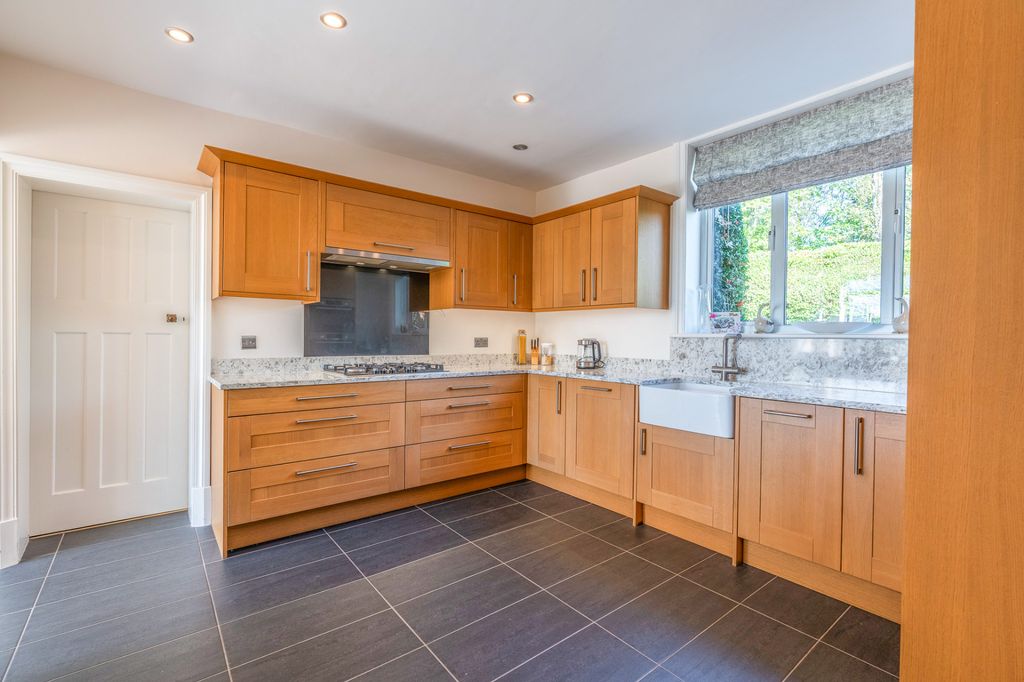 Property photo 2 of 46