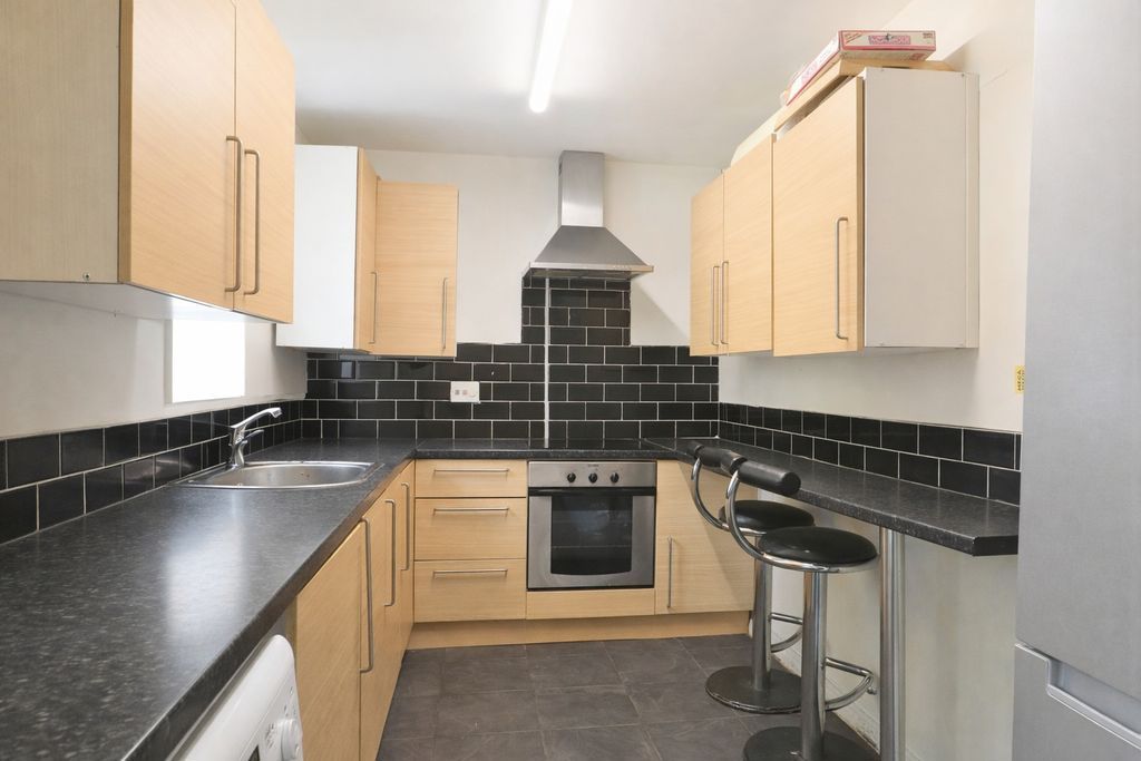 Property photo 2 of 8 Photo 8