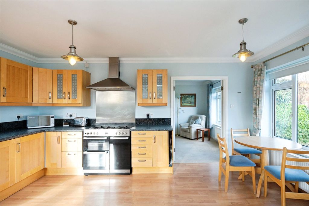 Property photo 3 of 17 Kitchen