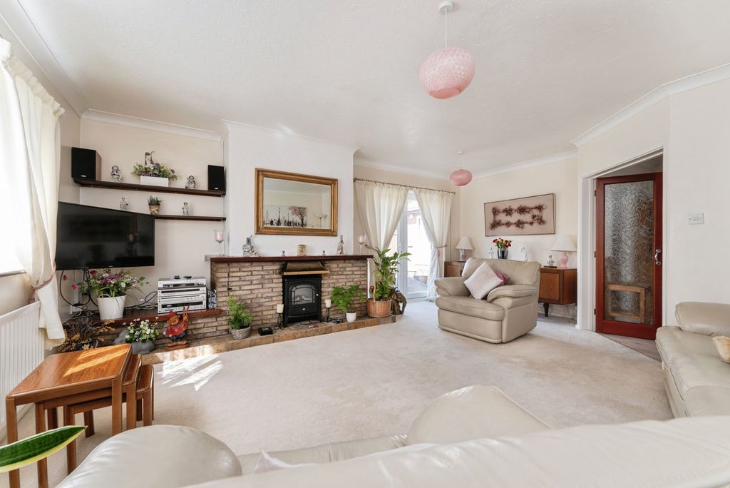 Property photo 3 of 17 Pbox-Img.Jpg