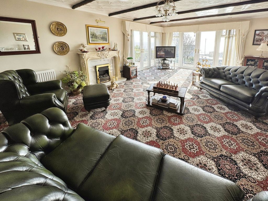 Property photo 2 of 23