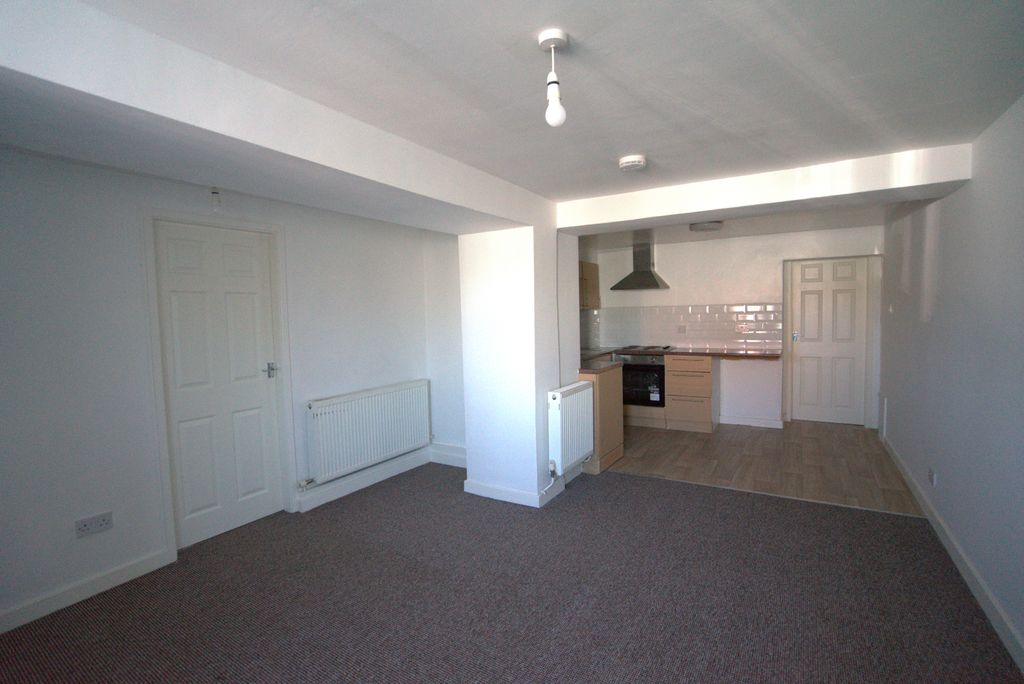 Property photo 3 of 7 Lounge 1