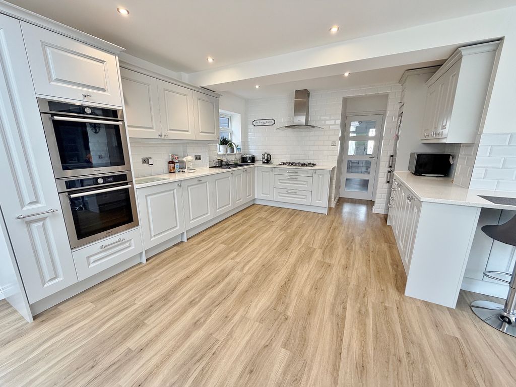 Property photo 3 of 38