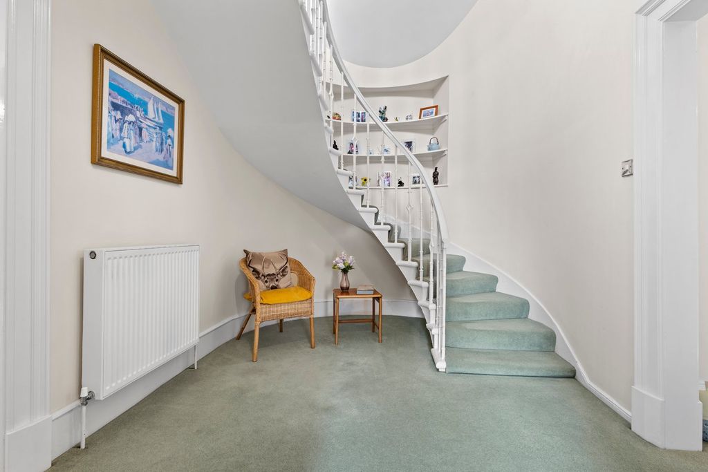 Property photo 2 of 26