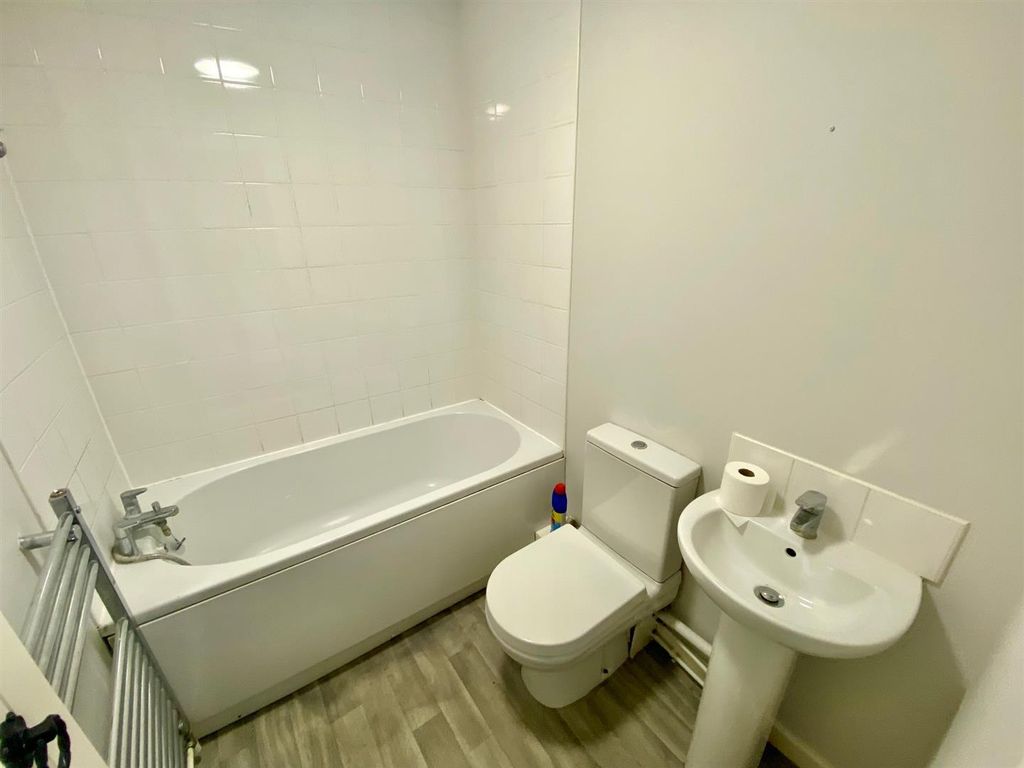 Property photo 3 of 11