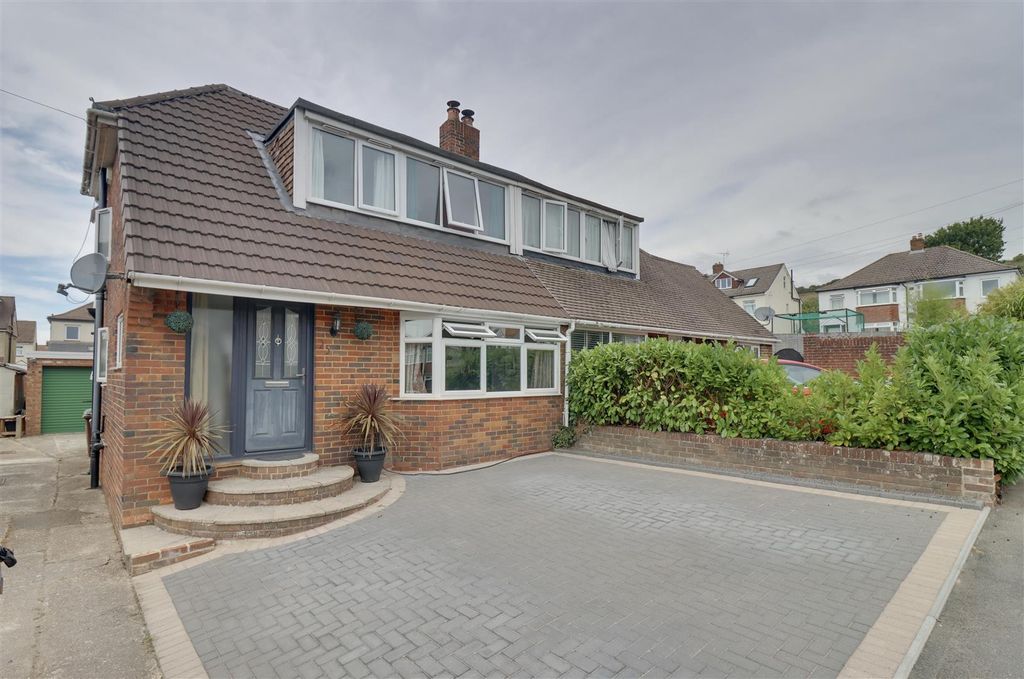 Property photo 1 of 22 Fe895C20-5Fdb-4215-8D84-380648Fc73F8_1_201_A.Jpeg