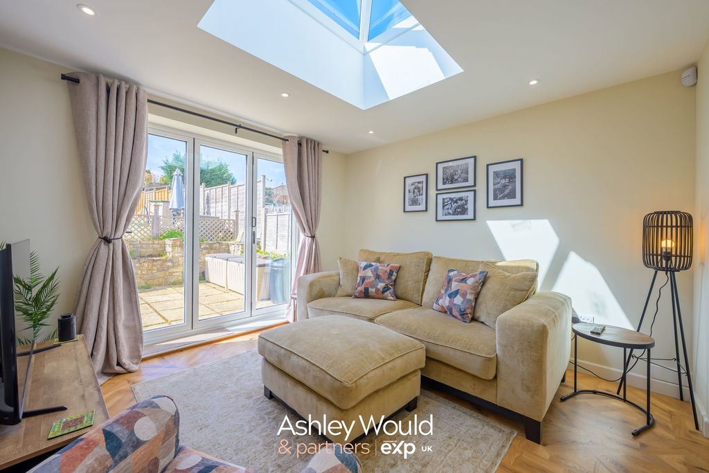 Property photo 2 of 15