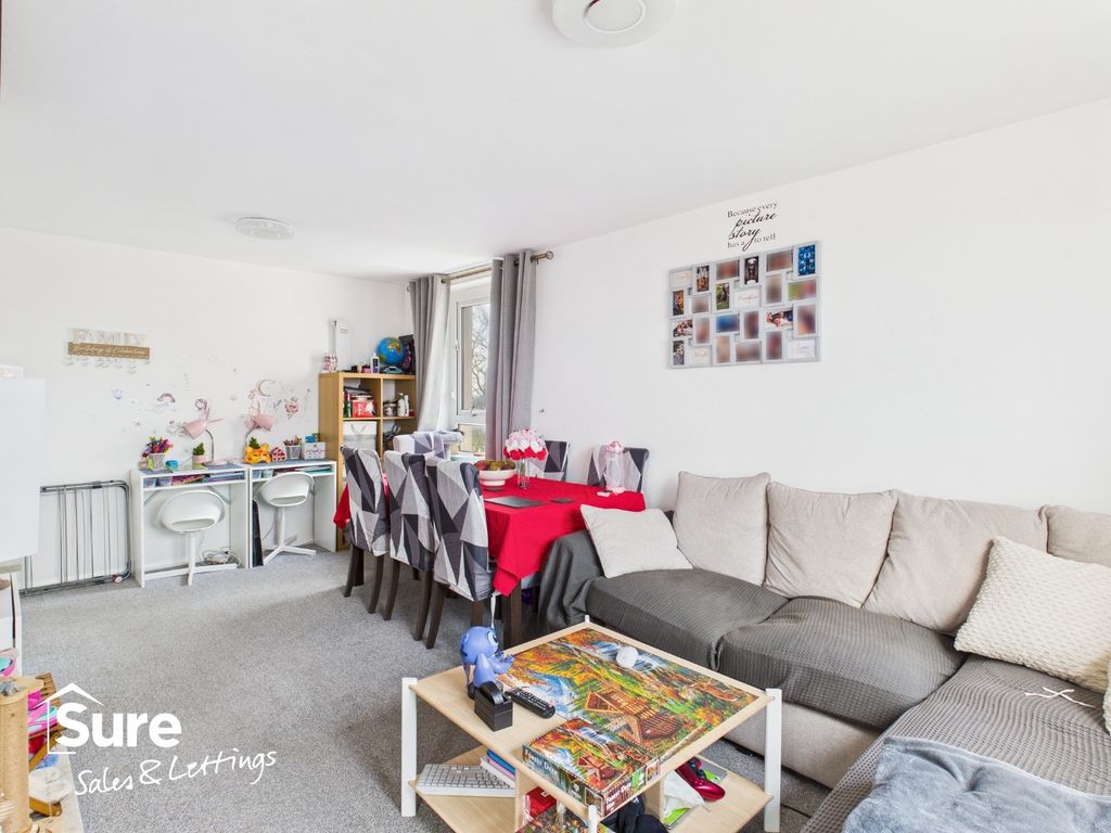 Property photo 3 of 11 4851663