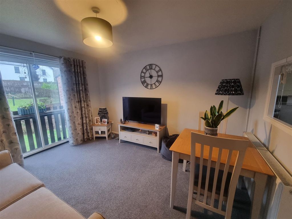 Property photo 3 of 9