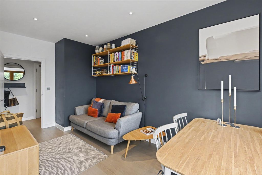 Property photo 2 of 16 62-Ziggurat-House-10.Jpg