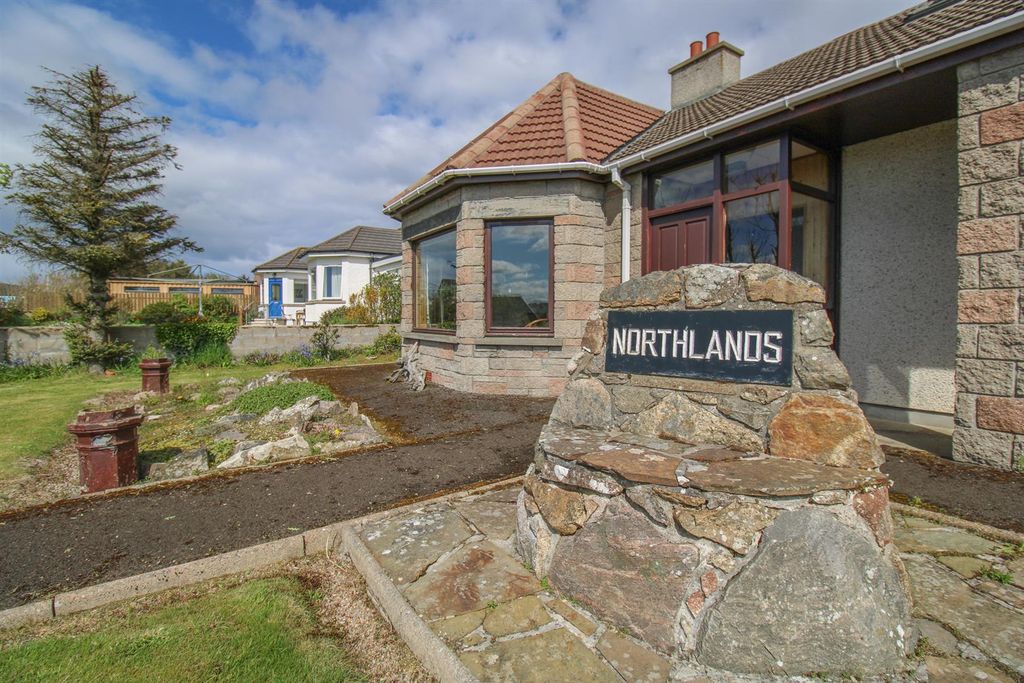 Property photo 2 of 39 Northlands
