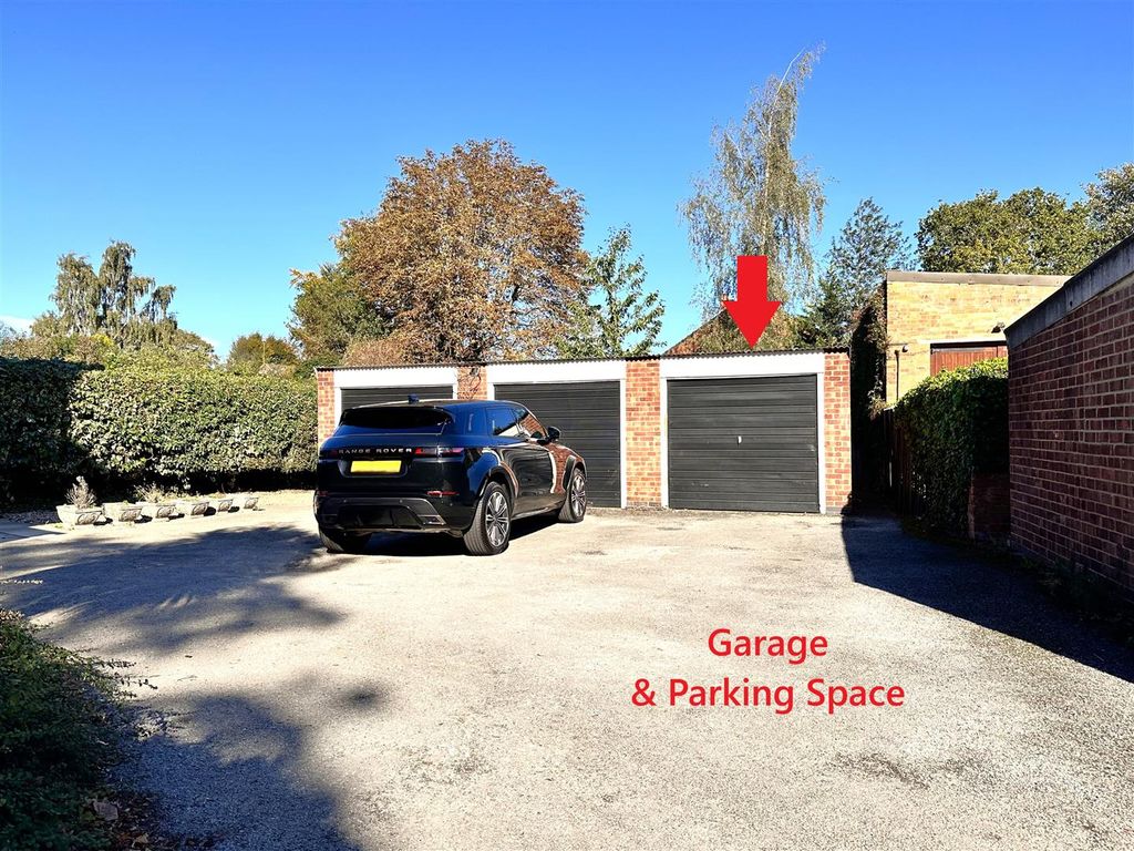 Property photo 3 of 21 Garage & Parking 735