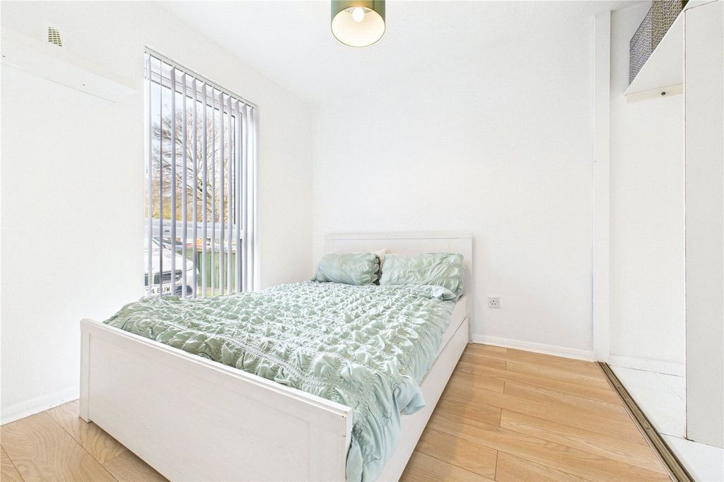 Property photo 3 of 12 Bedroom