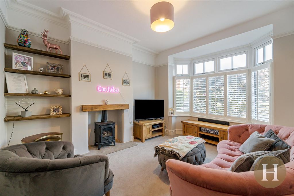 Property photo 2 of 28 Hadleigh Estate Agents-1.Jpg