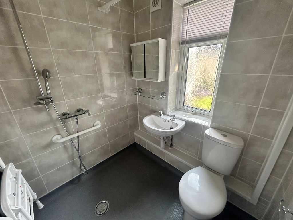 Property photo 3 of 12