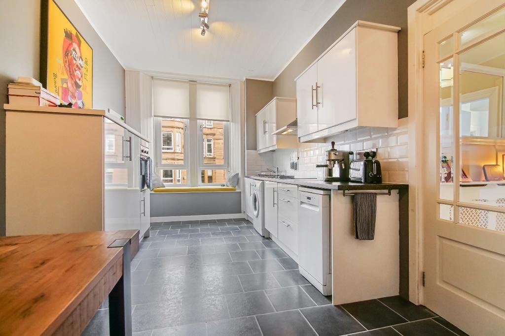 Property photo 3 of 22 Dining Kitchen