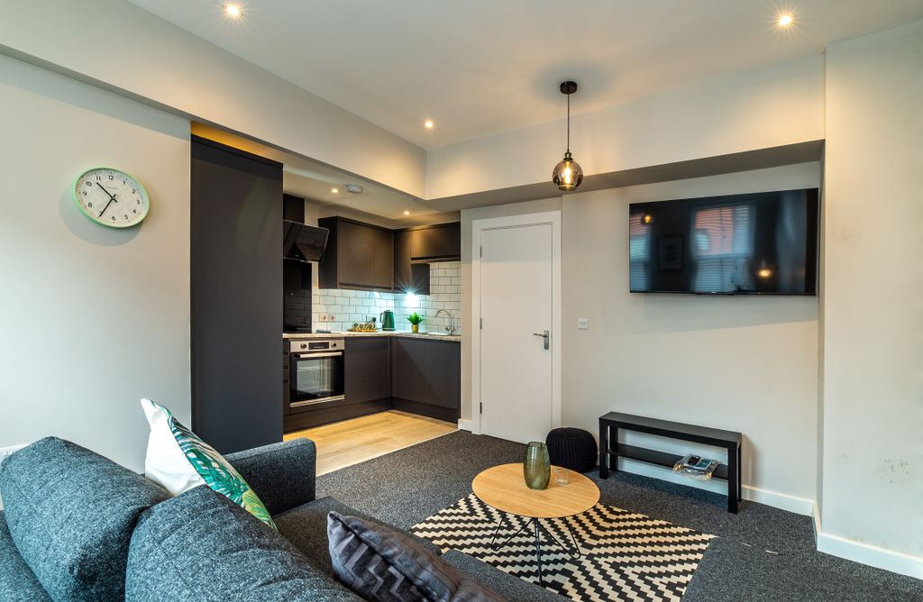 Property photo 2 of 11 The Maze Apt 1-004