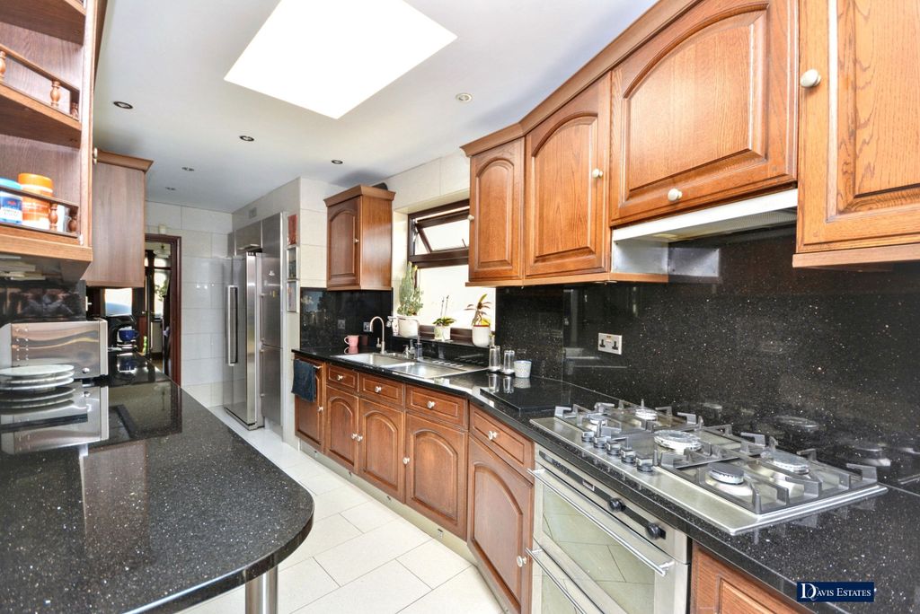 Property photo 3 of 15