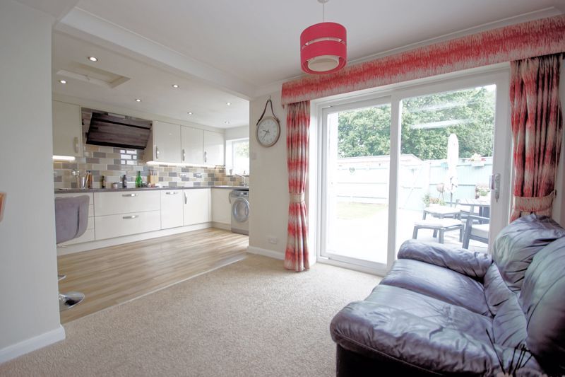 Property photo 3 of 15 Kitchen &amp; Sitting Area