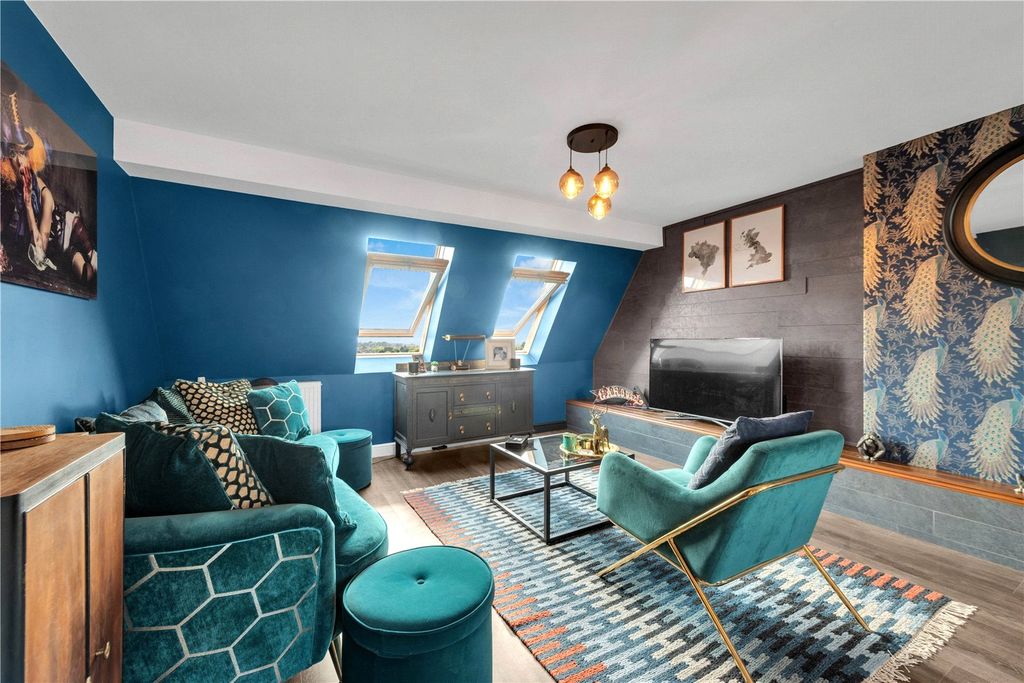 Property photo 2 of 16 Picture No. 10