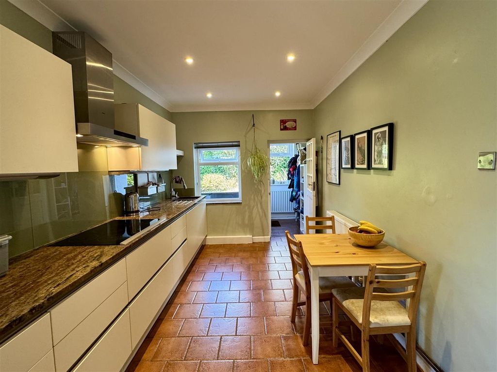 Property photo 2 of 28 Kitchen Breakfast Room