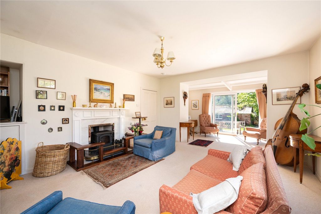 Property photo 3 of 27 Sitting Room