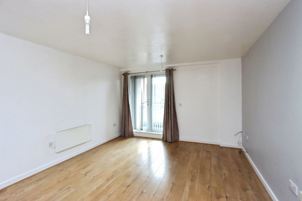 Property photo 3 of 17 Photo