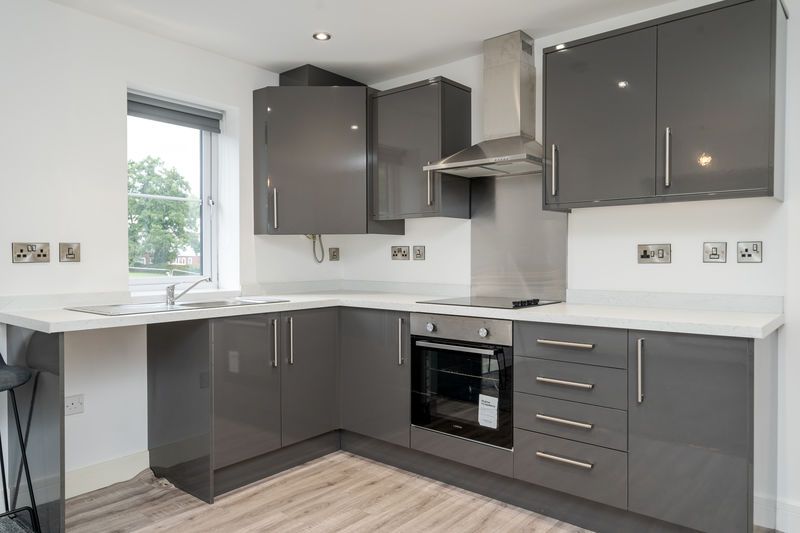 Property photo 1 of 17 Photo 12