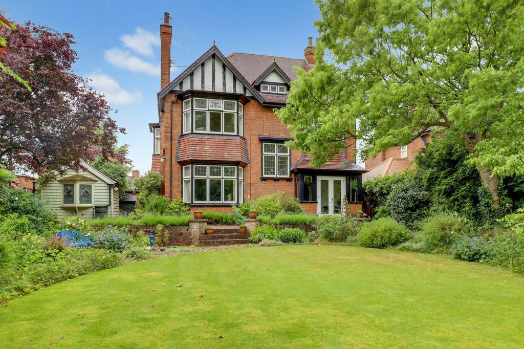 Property photo 1 of 33