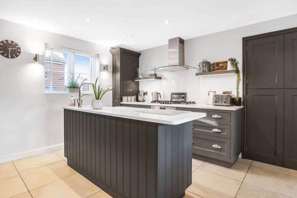 Property photo 1 of 26