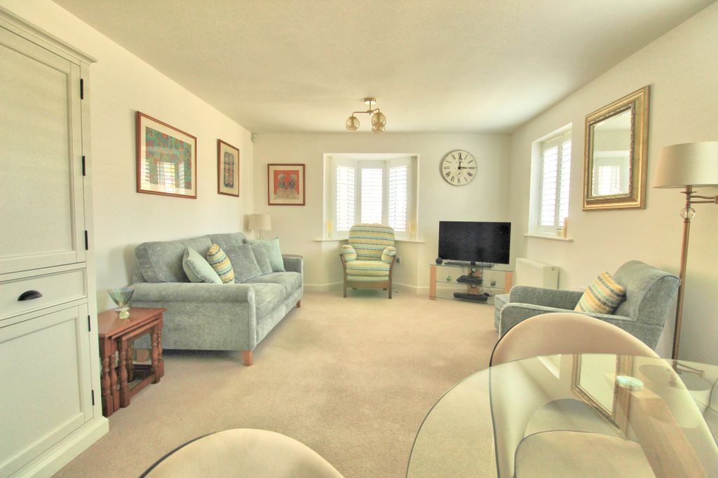 Property photo 2 of 9 Lounge