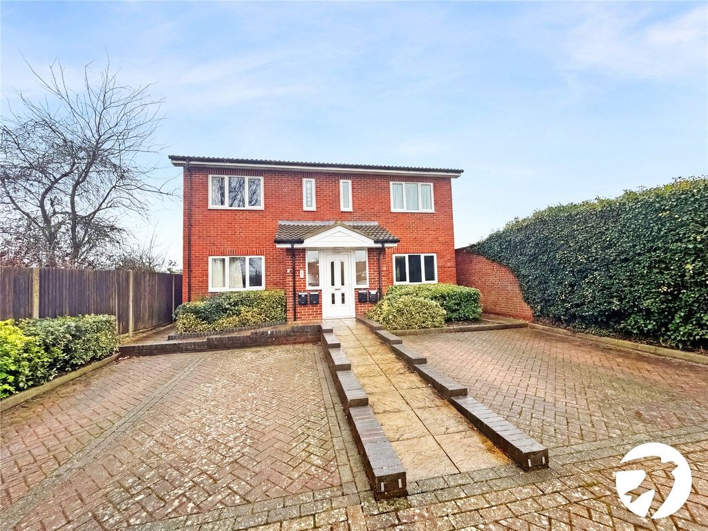 Property photo 1 of 9 External