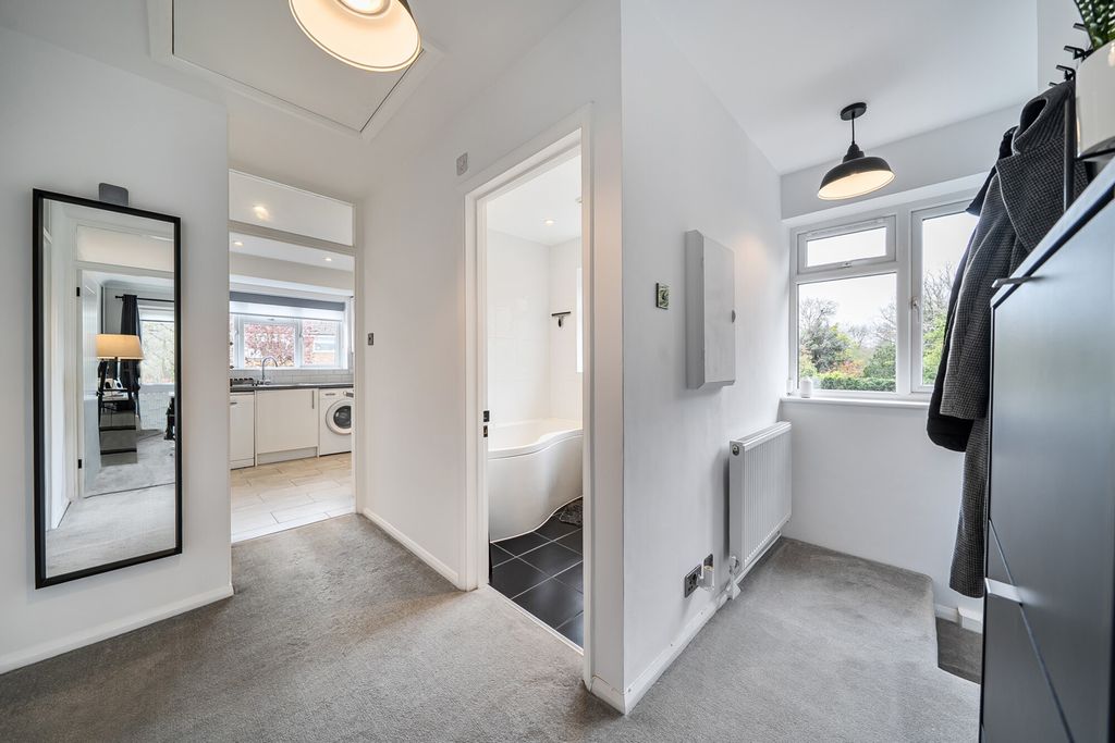 Property photo 3 of 20 1438385-8-69Cfc32...