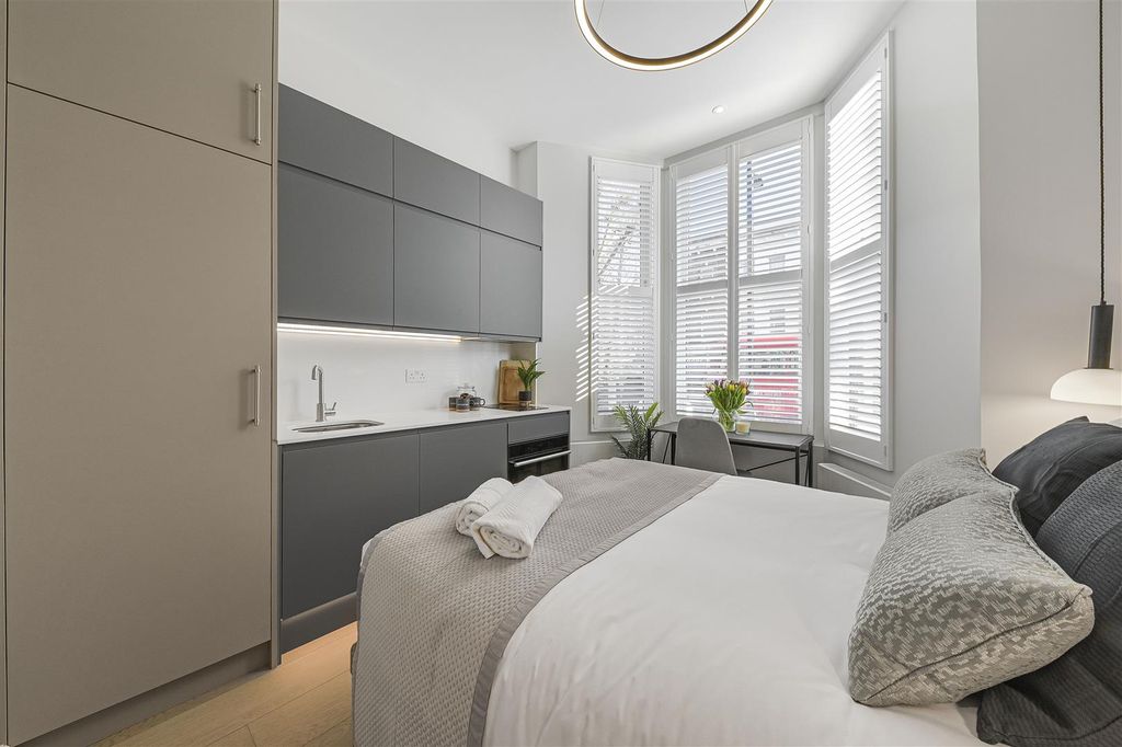 Property photo 1 of 11 One Stay - Studio 7 - Kitchenette - Image 1.Jpg