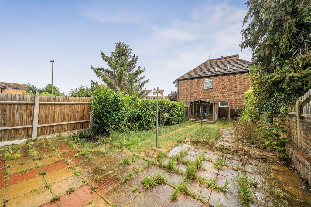 Property photo 2 of 21