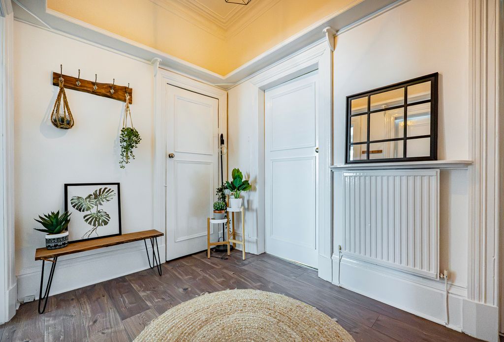 Property photo 2 of 37